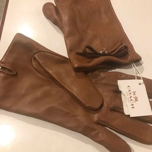 Coach leather gloves